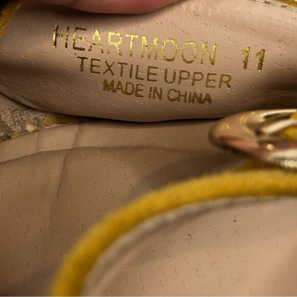 MODCLOTH Heartmoon Mustard Yellow Point Flats Mary Jane Size 11 - Picture 9 of 9